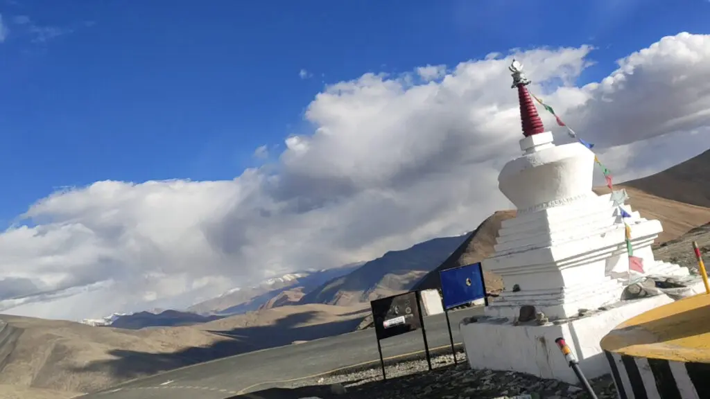 view from tanglang la pass beautiful blue sky