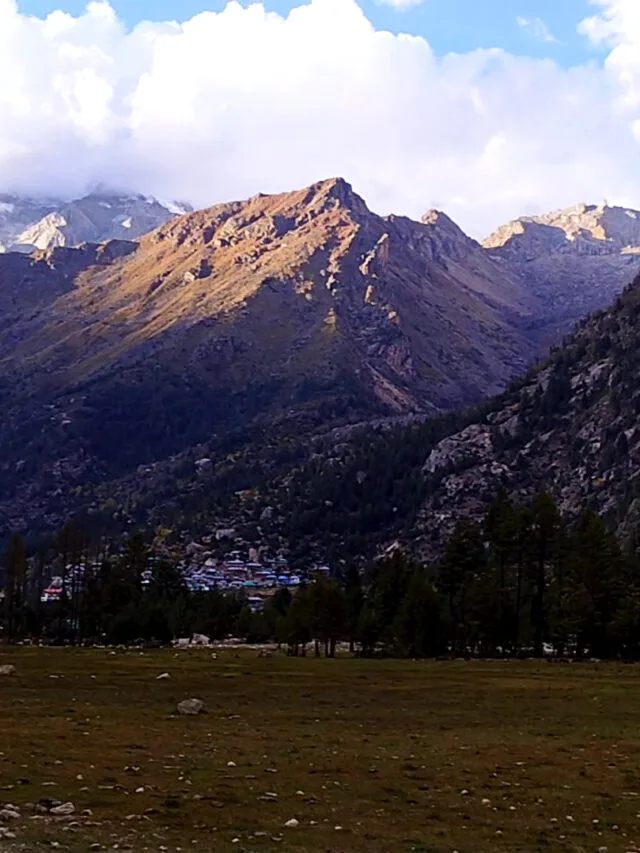 rakcham meadows in sangla banner image mountains in evening