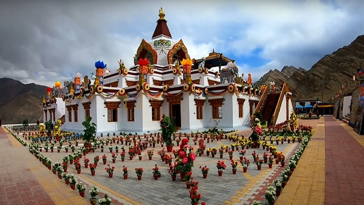 Hemis beautiful Buddhist monastery in ladakh image for article