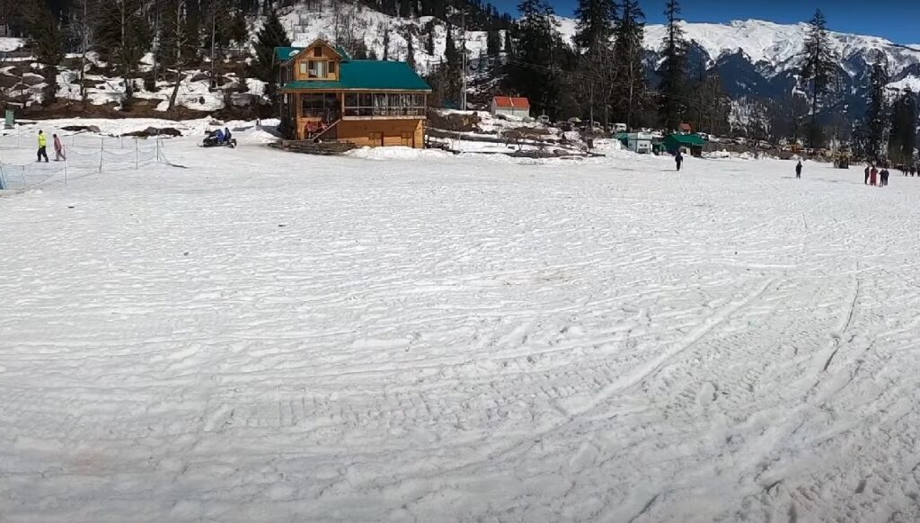 ski ground in solang valley in manali in himachal