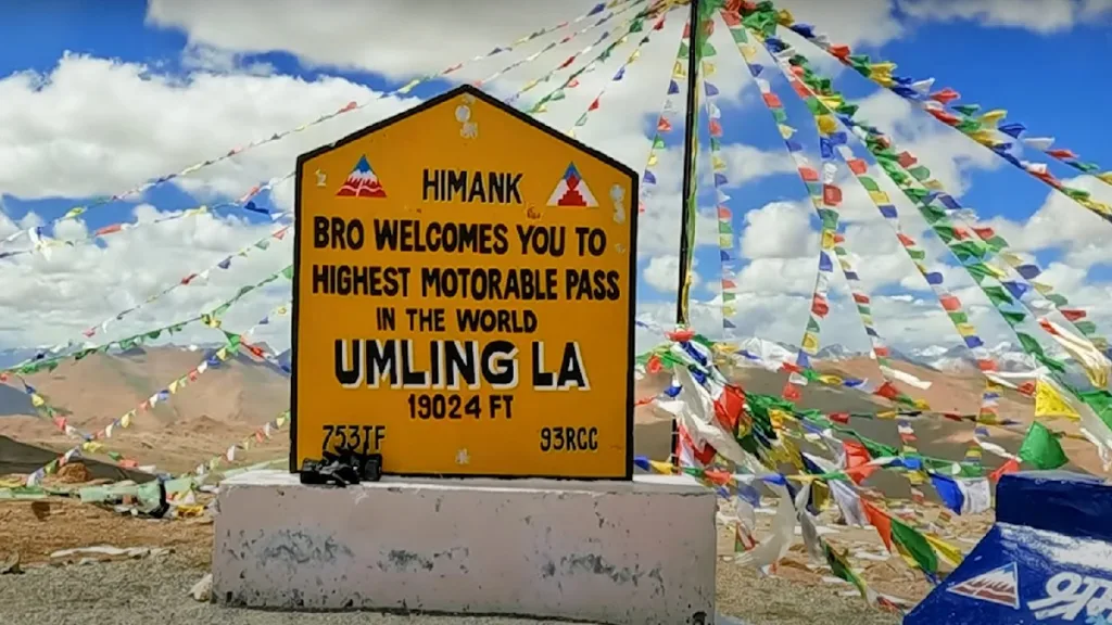 worlds highest motorable pass in ladakh umlingla pass