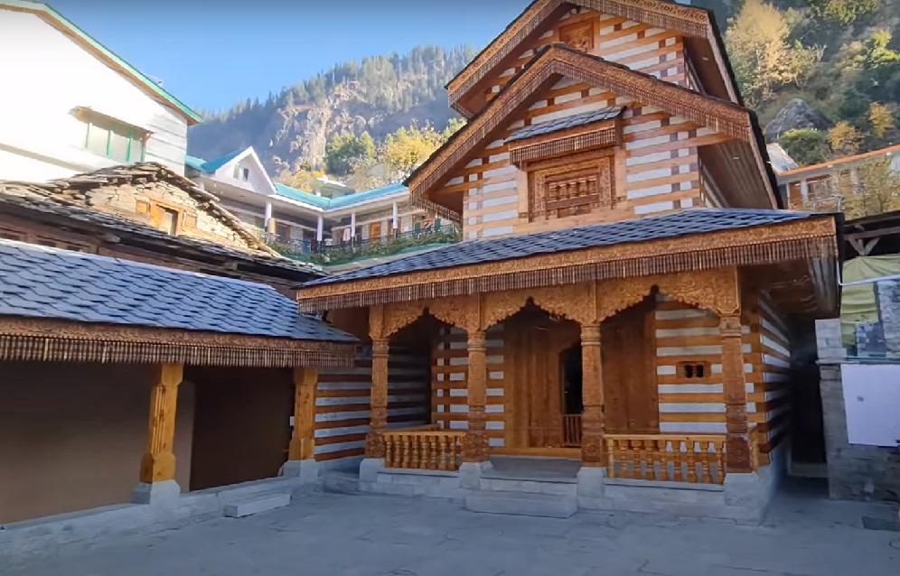 vashisht rishi temple in manali in himachal pradesh