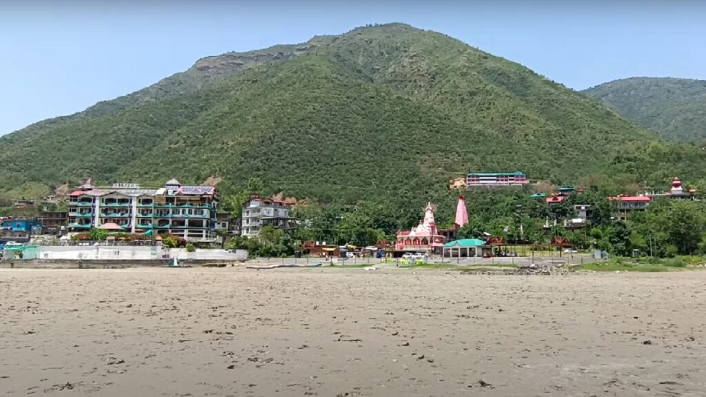 view of river temple in tatta pani near shimla
