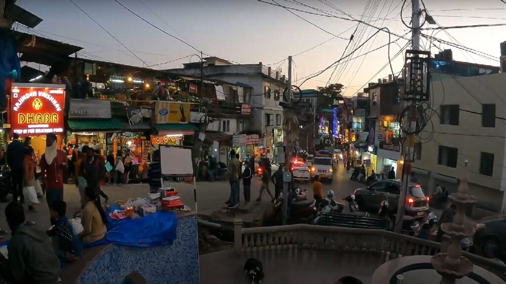 evening view of kotwali bazaar in dharamshala