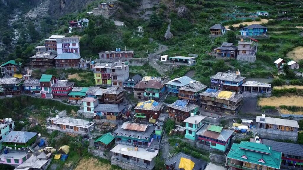 ariel view of rasol village in kasol