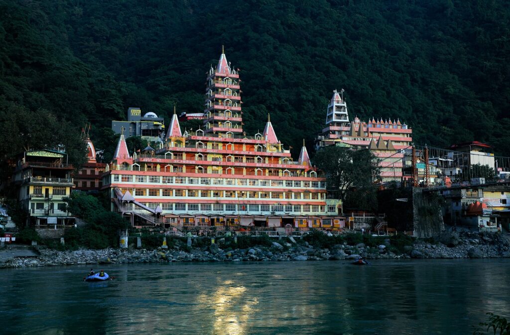 uttarakhand travel rishikesh, temple, tourist destination-uttarakhand travel weekend getaways near Chandigarh