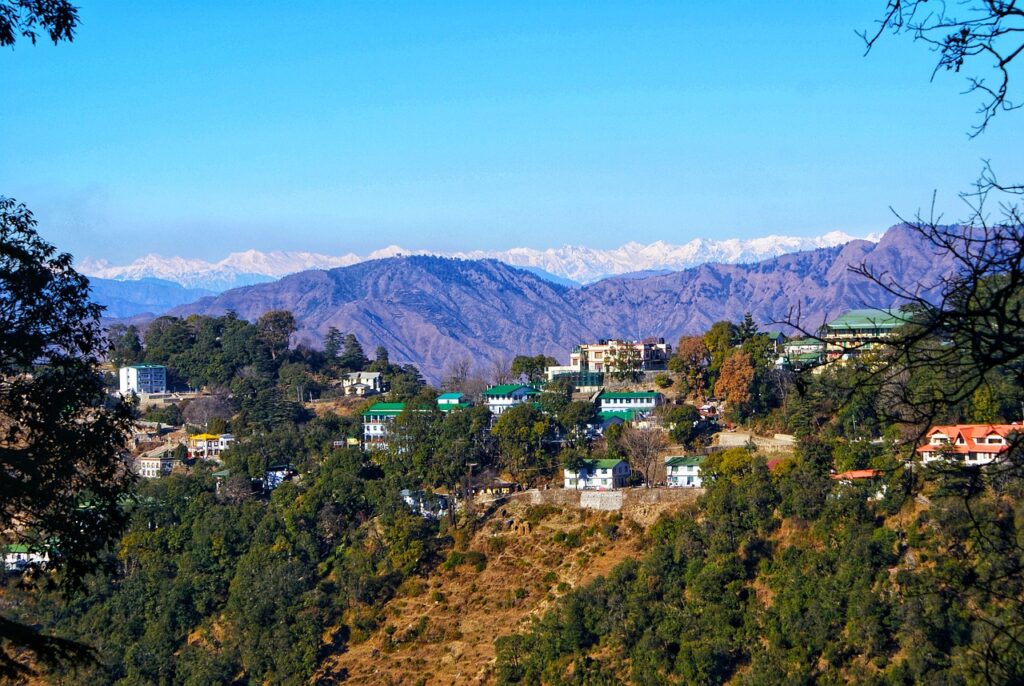 Mussoorie in Uttarakhand town, hills, snow covered mountains, Mussoorie